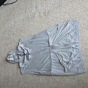 Athleta  Large Hoodie Vest Sleeveless Hidden Drawstring Zip Pockets Gray